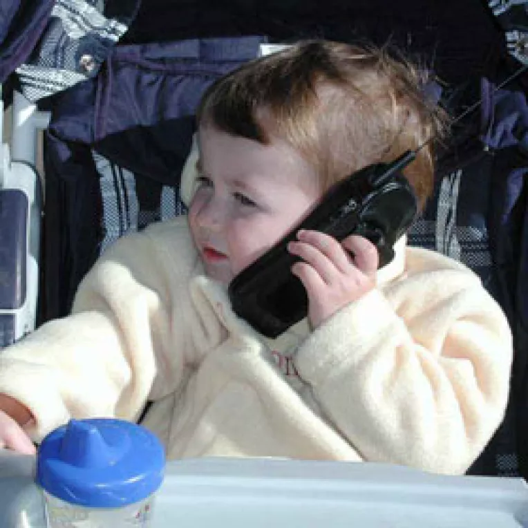 25 de bani, costul  unui minut in telefonia mobila     
