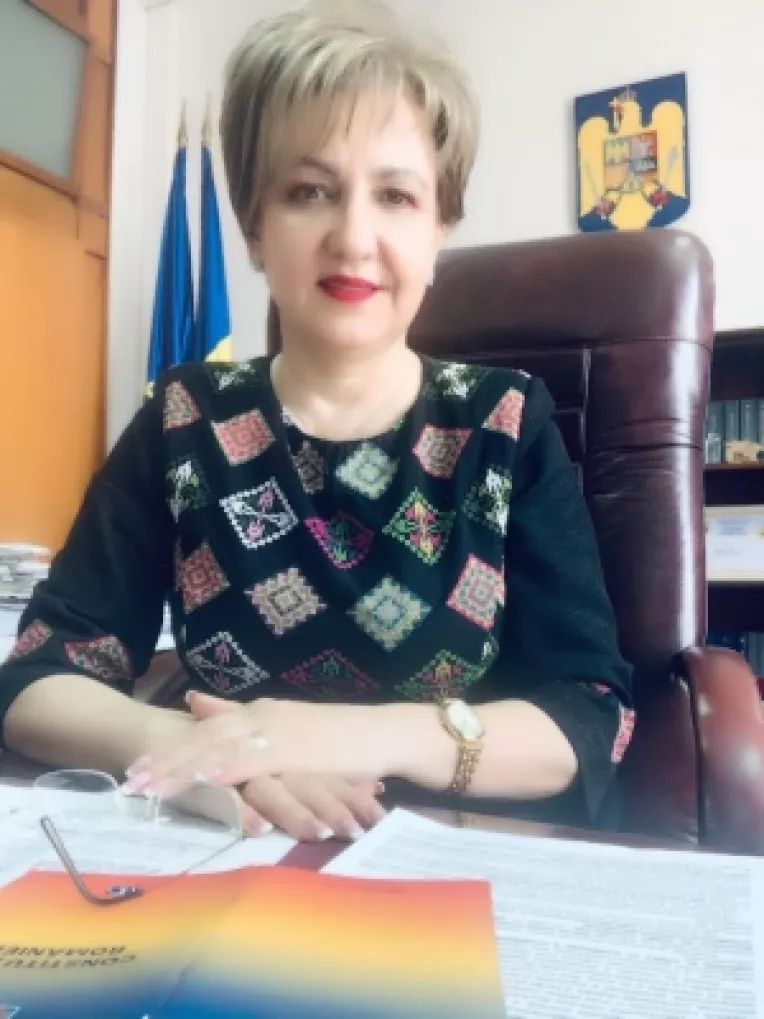 9 Mai: Romania celebreaza impreuna cu intregul continent european Ziua Europei,  ca o sarbatoare anuala a pacii si unitatii in Europa