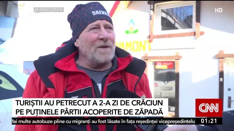 Aglomeratie pe partiile cu zapada artificiala din Romania: "E foarte frumos, nu am fost niciodata"