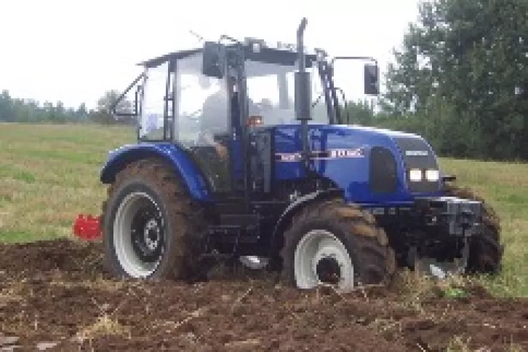 Agricultorii cer reducerea cu 50 la suta a accizei la motorina