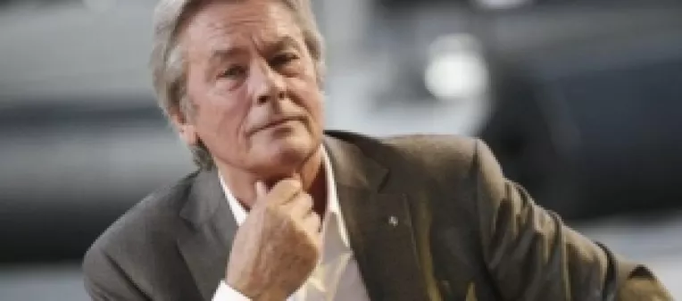 Alain Delon: Ne-am nascut pentru a iubi o femeie, nu pentru a seduce un barbat si a ne lasa sedusi de el