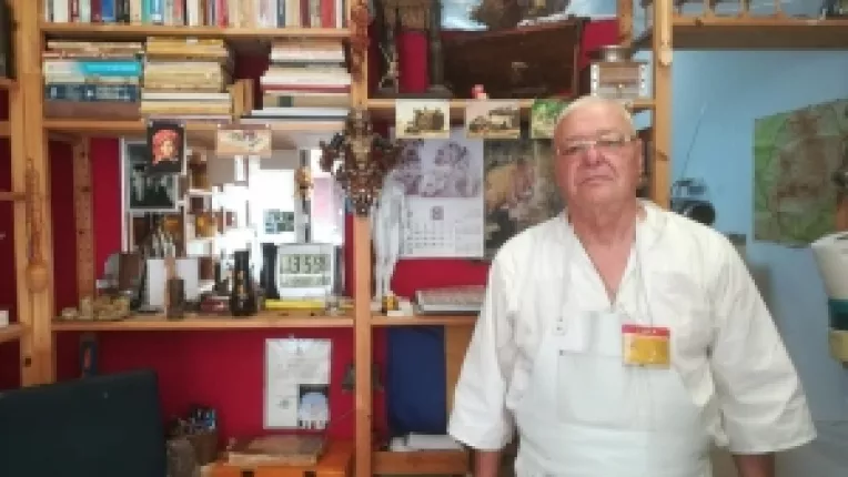 Apicultorul Ion Bodnariu: Avem miere de rapita, de salcam, de mana ai de tei argintiu!