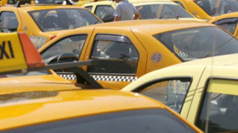 Autorizatiile taximetristilor, prelungite cu inca trei luni