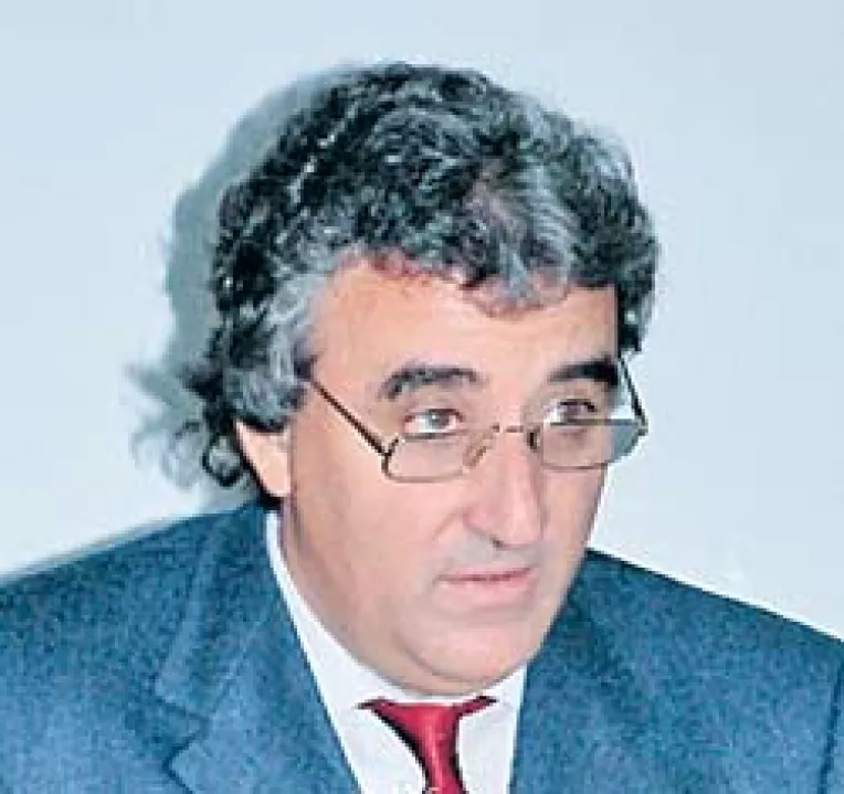 "Avem un Guvern cu papion liberal, dar cu haina pesedista"