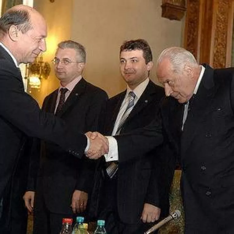 Basescu: Nu vreau Guvernul Iohannis din cauza lui Voiculescu