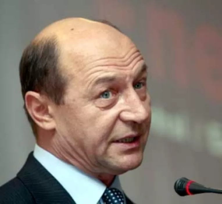 Basescu se apara de suspiciuni