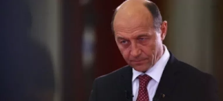 Basescu trebuie ignorat