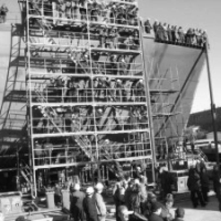 Burse pentru viitorii navalisti