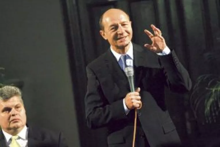 Campania electorala si alegerile au "blocat" totul