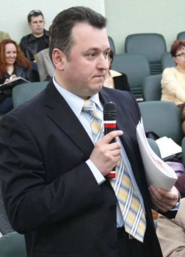 Candidati peste candidati si promisiuni peste promisiuni