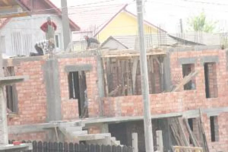 Casa de-a gata va scoate bani in plus din buzunar