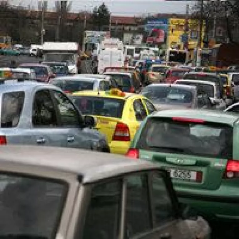 CE nu mai trimite Romania la CEJ pentru taxa auto, dar va urmari rambursarea ei
