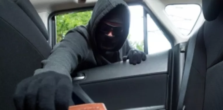 Cele 10 metode prin care soferii fraieri sunt tepuiti in trafic, in benzinarii, la trecerile de pietoni, in fata scolilor si bancilor, sau in parcari de supermarket