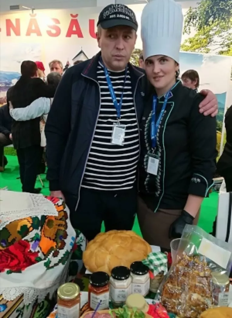 Chef Nina Rus, de la pastravaria RIN din judetul Bistrita-Nasaud: Ministrul Turismului a gustat din fileul de pastrav si a fost foarte incantat!