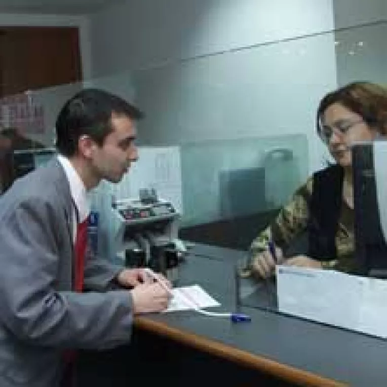 Clientii a cinci banci din Romania vor primi despagubiri din strainatate