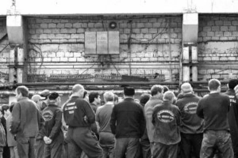 Commet ar putea pierde un contract de 21 de milioane de euro