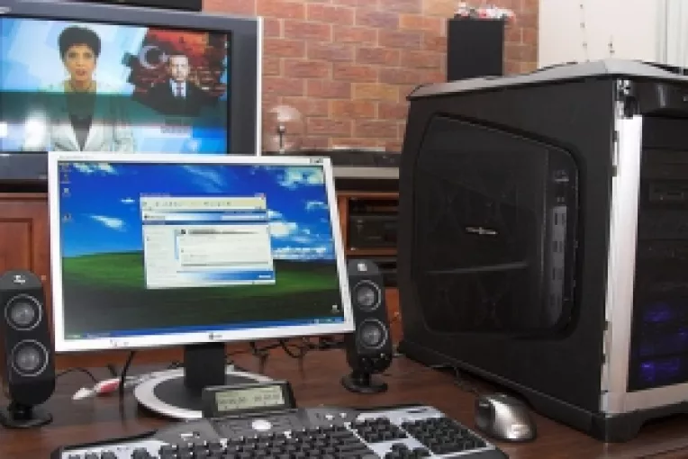 Componentele PC se vand cel mai bine online