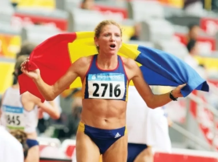 Constantina Tomescu - 42 de ani si 195 de zile pentru 42 de km si 195 de metri 
