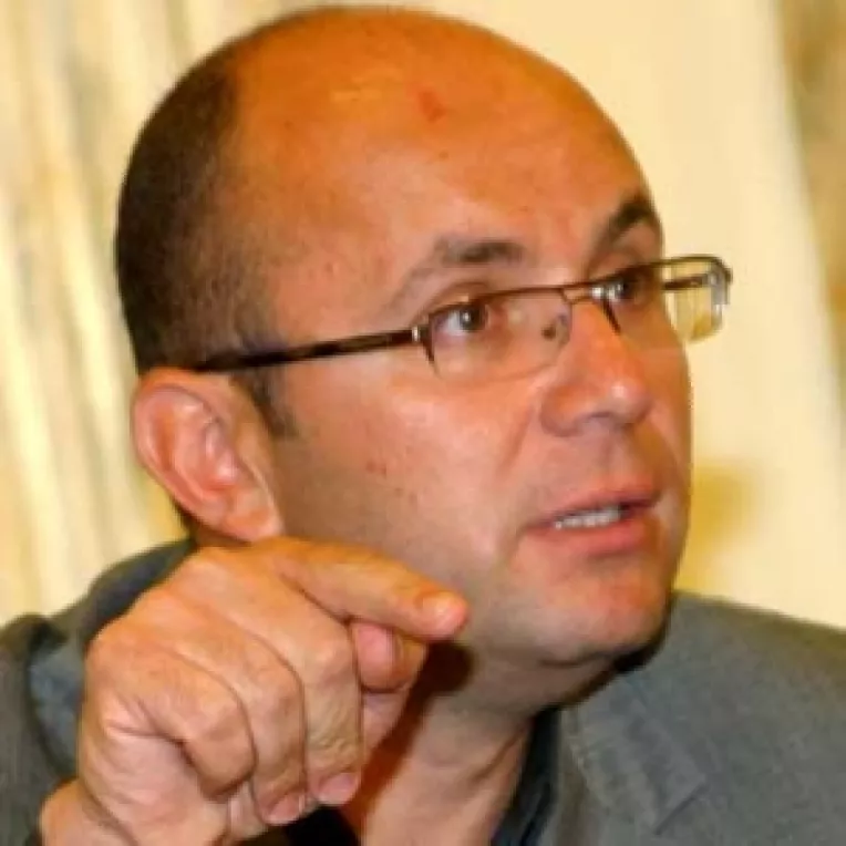 Cozmin Gusa ameninta cu atac in instanta