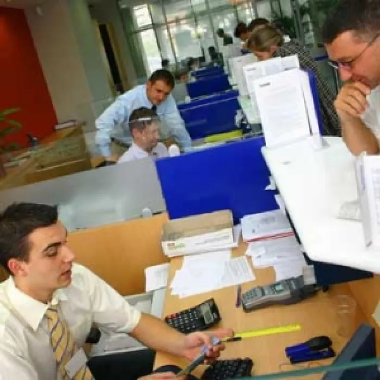 Credite de pana la 100.000 de euro pentru cetatenii UE