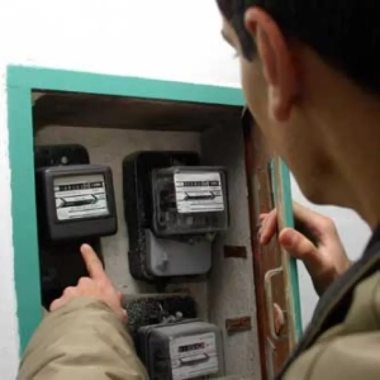 Curentul electric se va scumpi din toamna