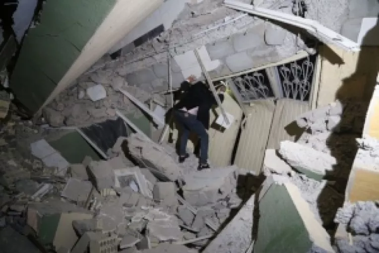 Cutremur de 7,3 grade la granita dintre Irak si Iran