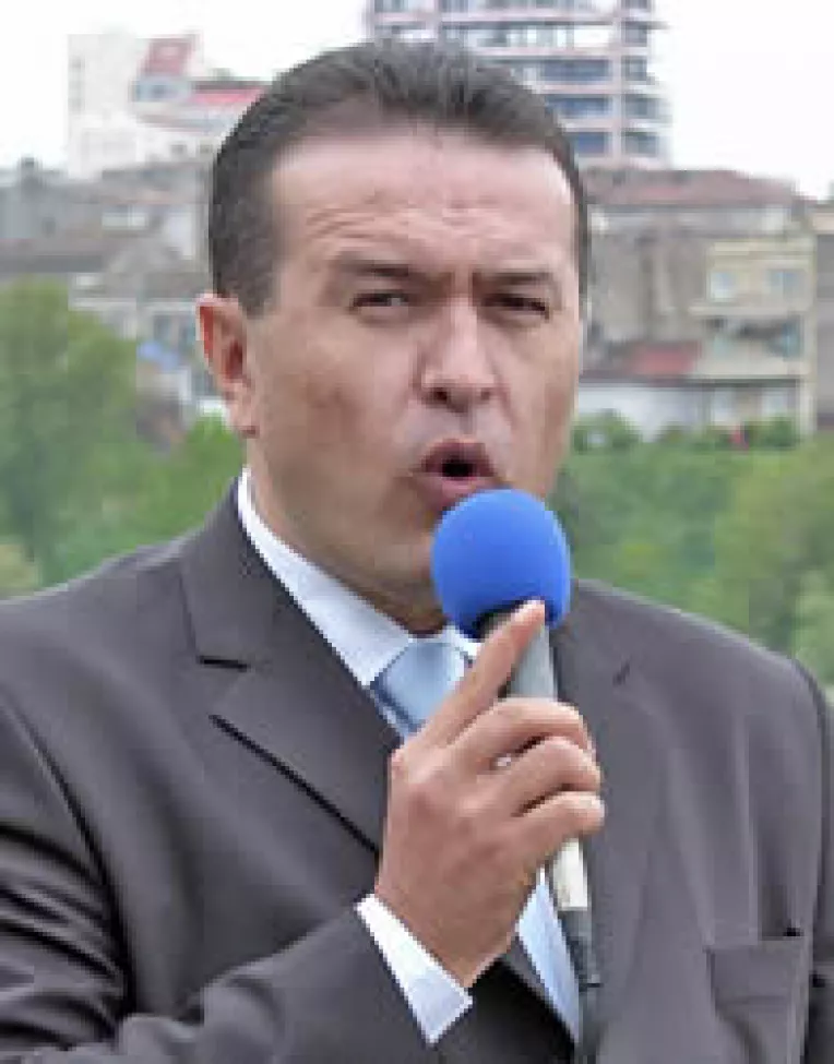 Daraban e nehotarat, dar candideaza sigur