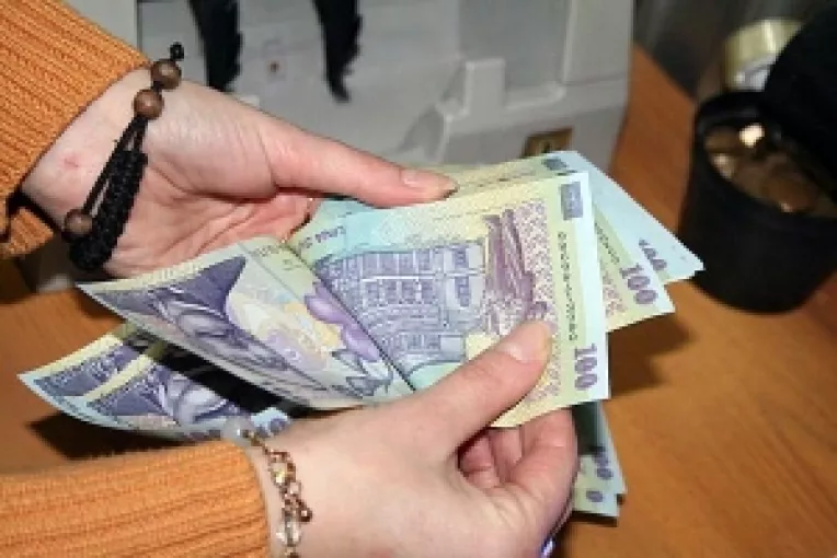 Depozitele la termen, preferatele constantenilor. In ciuda crizei, tot mai multe persoane au pus bani la ciorap