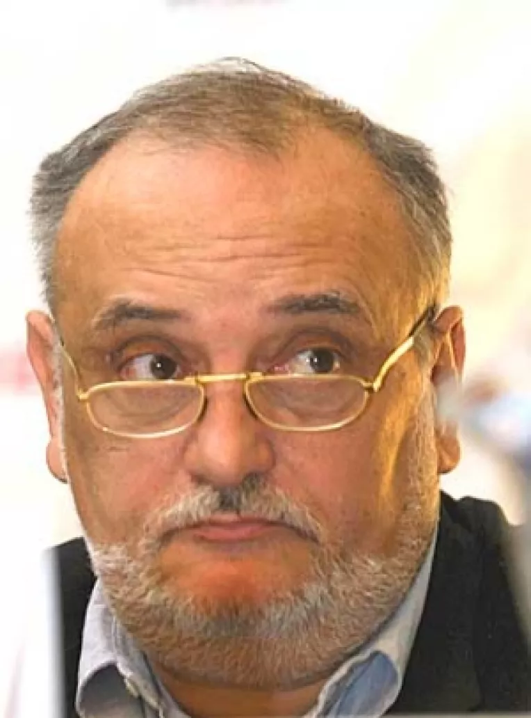 Dinu Patriciu a incasat o parte din banii din vanzarea Rompetrol