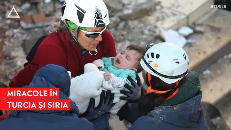 Echipele de salvare au reusit sa scoata mai multi copii de sub daramaturi
