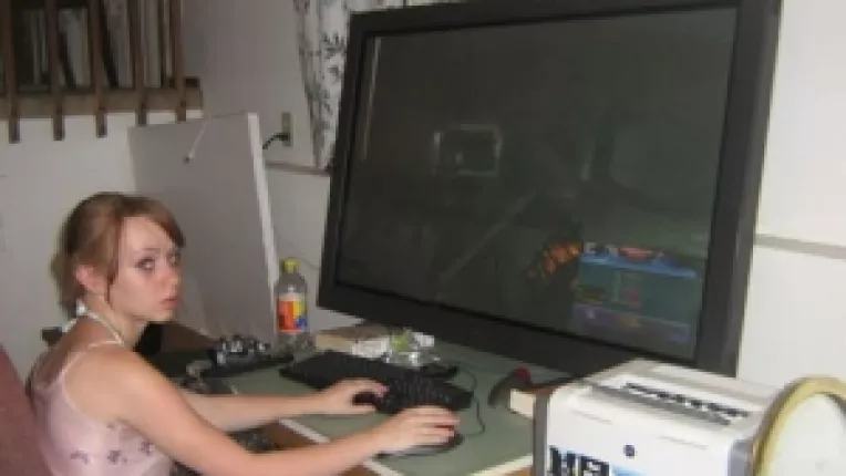 Efectul negativ al ecranelor monitoarelor, telefoanelor si tabletelor asupra ochilor