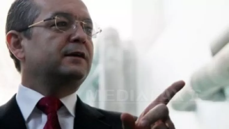 Emil Boc despre cazul Nicolescu: "Show mediatic al opozitiei"