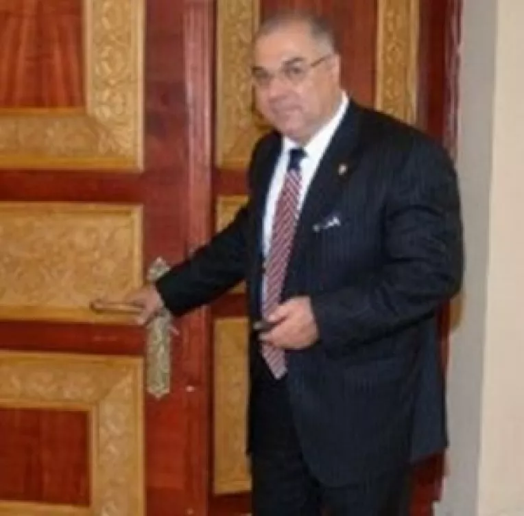 Fara afaceri cu banii publici