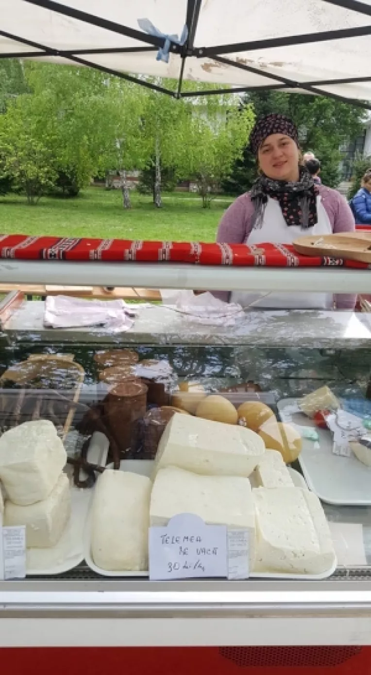 Ferma Istrate, cu produse traditionale, la targul din curtea Muzeului Satului