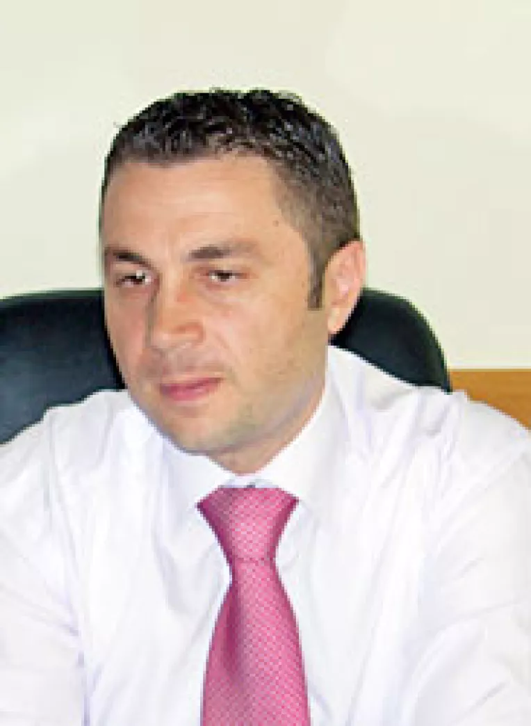 Firme cu nereguli, inchise de Garda Financiara in incinta complexului Careffour