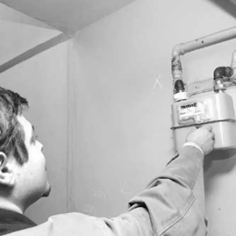 Gazele si curentul nu se mai scumpesc pana la toamna