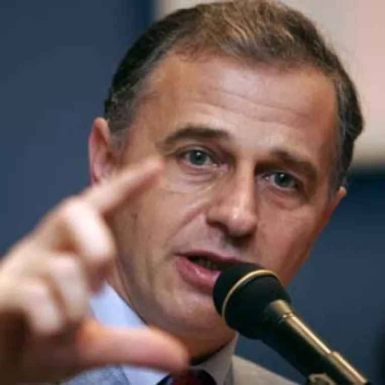 Geoana il someaza pe Tariceanu sa plusese sumele pentru pensionari
