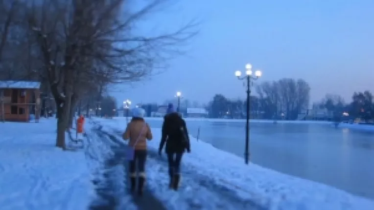 Greutatea nedorita acumulata in timpul sarbatorilor de iarna poate persista timp de cateva luni