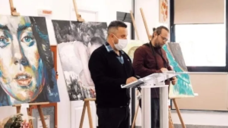 Grupul artistic Omicron din Calarasi a oganizat o interesanta expozitie generic Eternul feminin