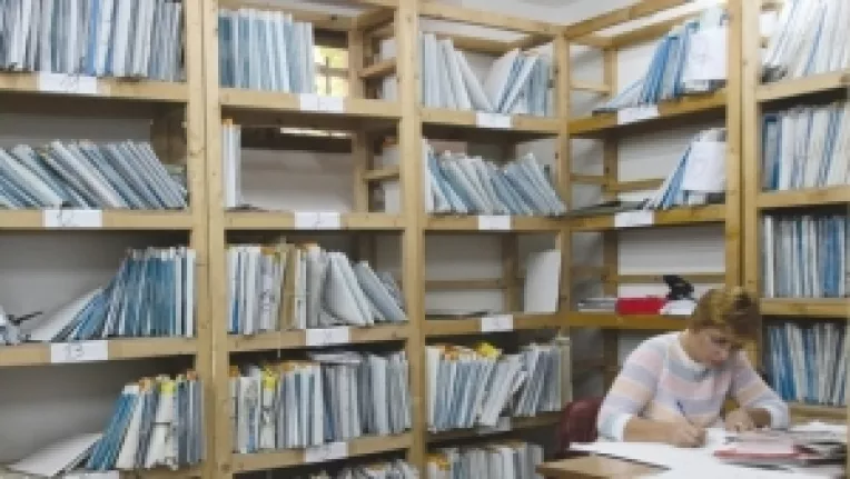 Guvernul Boc face economii de cateva zeci de milioane de euro prin anularea unor ajutoare sociale