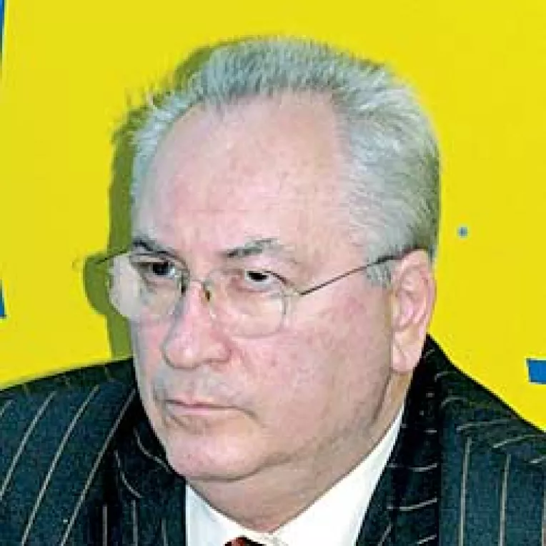 Hasotti va vota la referendum pentru uninominalul lui Basescu