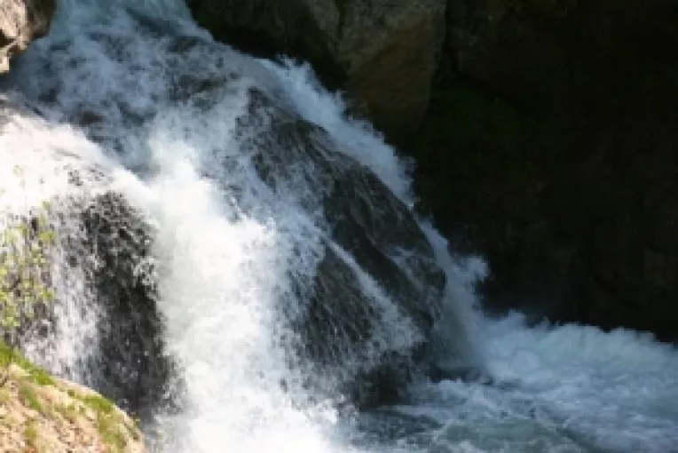 Hidroelectrica: Prima hidrocentrala fara lac de acumulare va functiona din 2012, pe raul Jiu