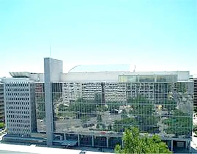 Imprumuturi conditionate de 2,4 miliarde de dolari