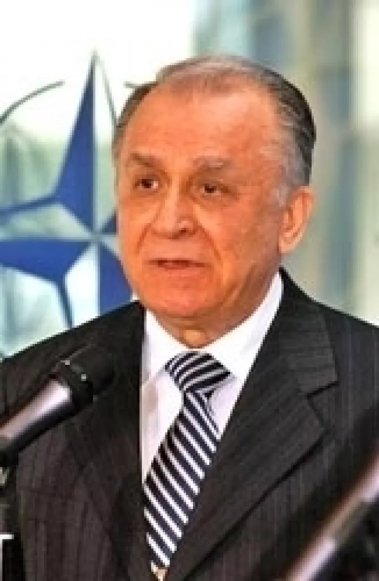 Ion Iliescu, tratat cu indiferenta de deputati