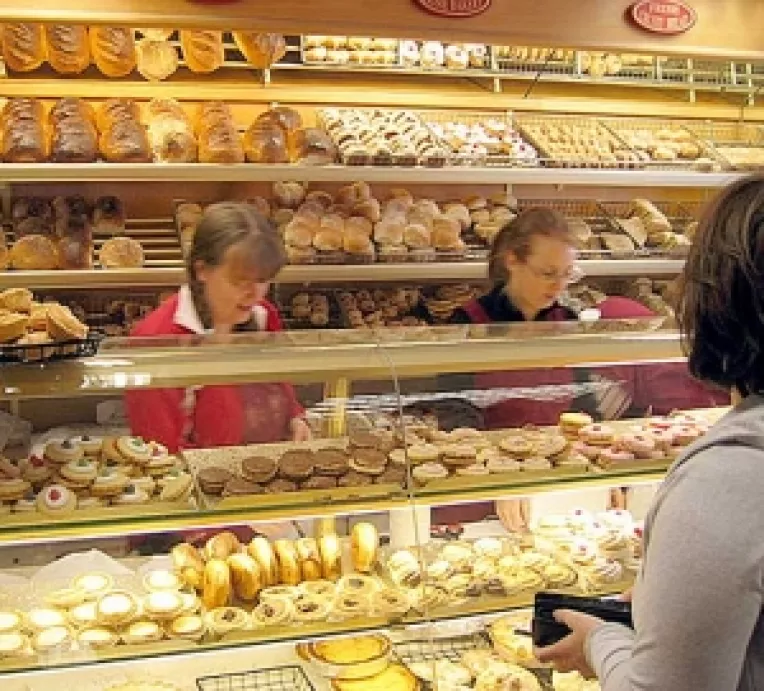 Isarescu avertizeaza: Alimentele se vor scumpi ca-n UE !