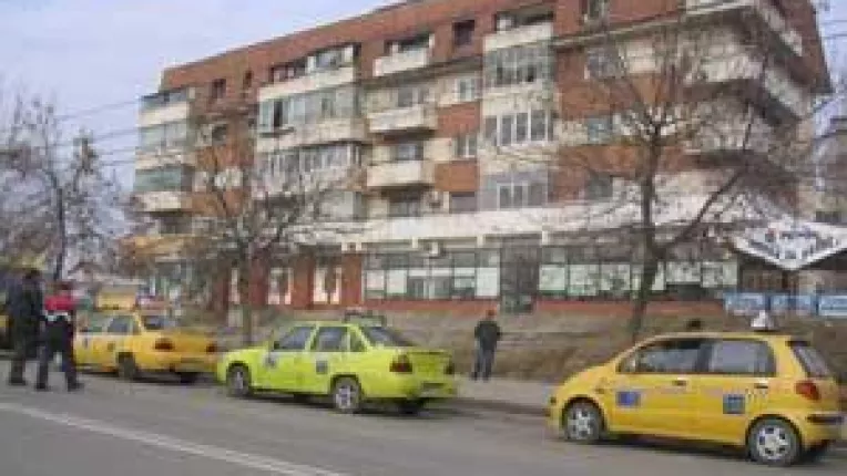 Locurile pentru taxiuri, vanate ca in codru