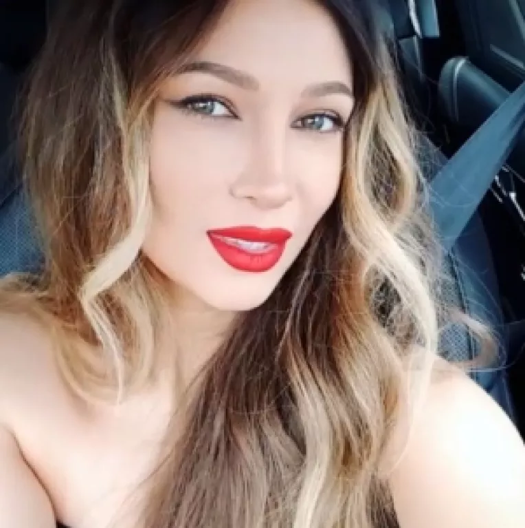 Lora lanseaza Imi cer iertare