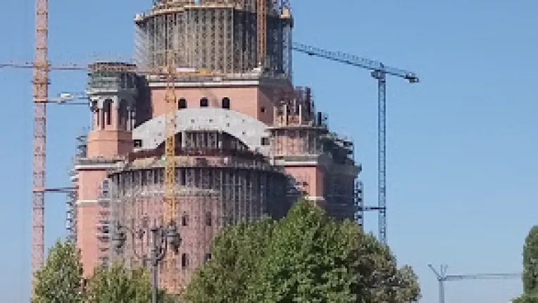 Mai sunt doua luni pana la sfintirea Catedralei Mantuirea Neamului