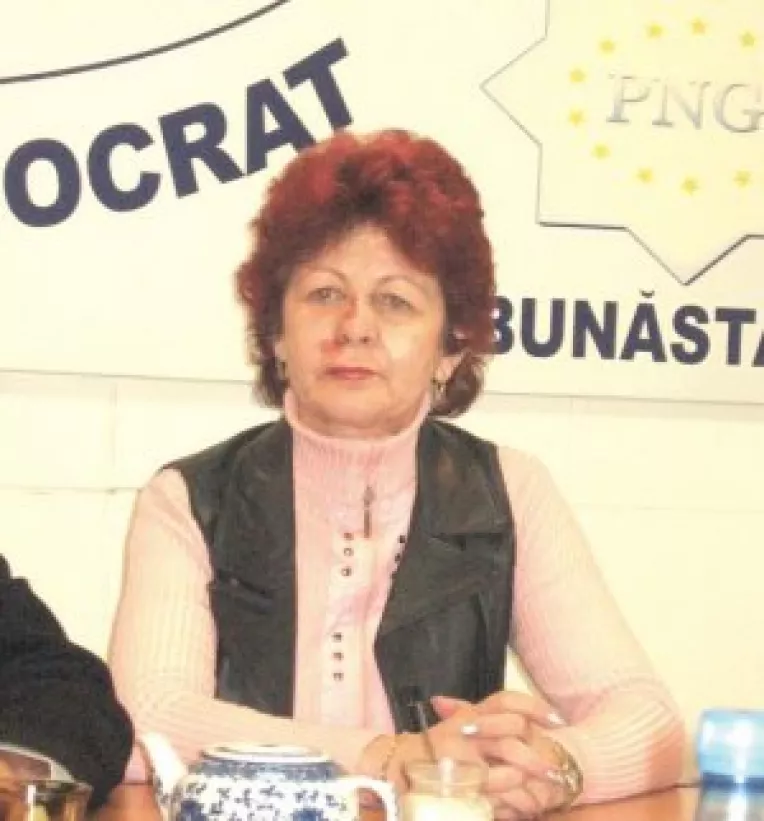 Membru PNG-CD muscat de cal in plina zi, pe strada