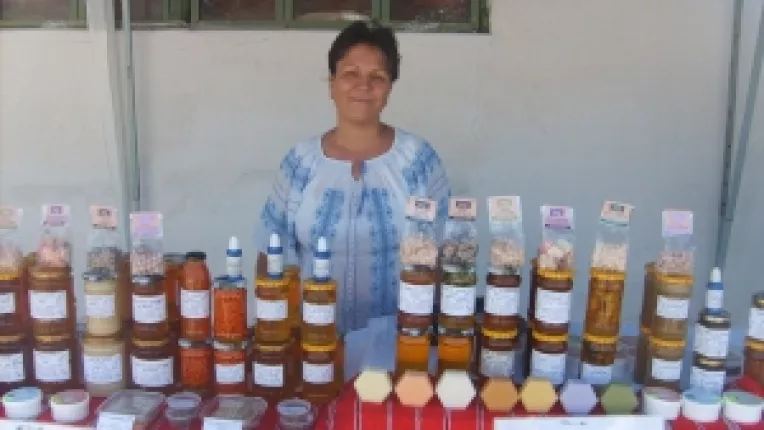 Miere cu seminte de dovleac si miere cu nuca, la standul Elenei Stan din cadrul Body Mind Spirit 